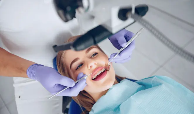 Стоматологічний огляд під мікроскопом у Picasso Dental Clinic, Ужгород – точна діагностика та професійне лікування зубів